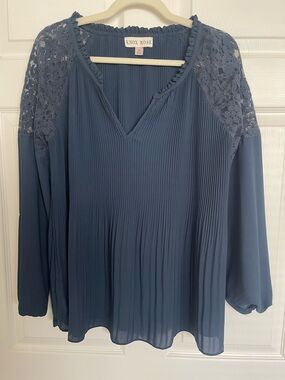 Knox Rose Dusty Blue Pleated V-Neck Blouse with Lace Shoulders